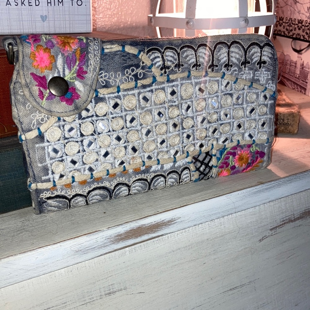 Free people wallet